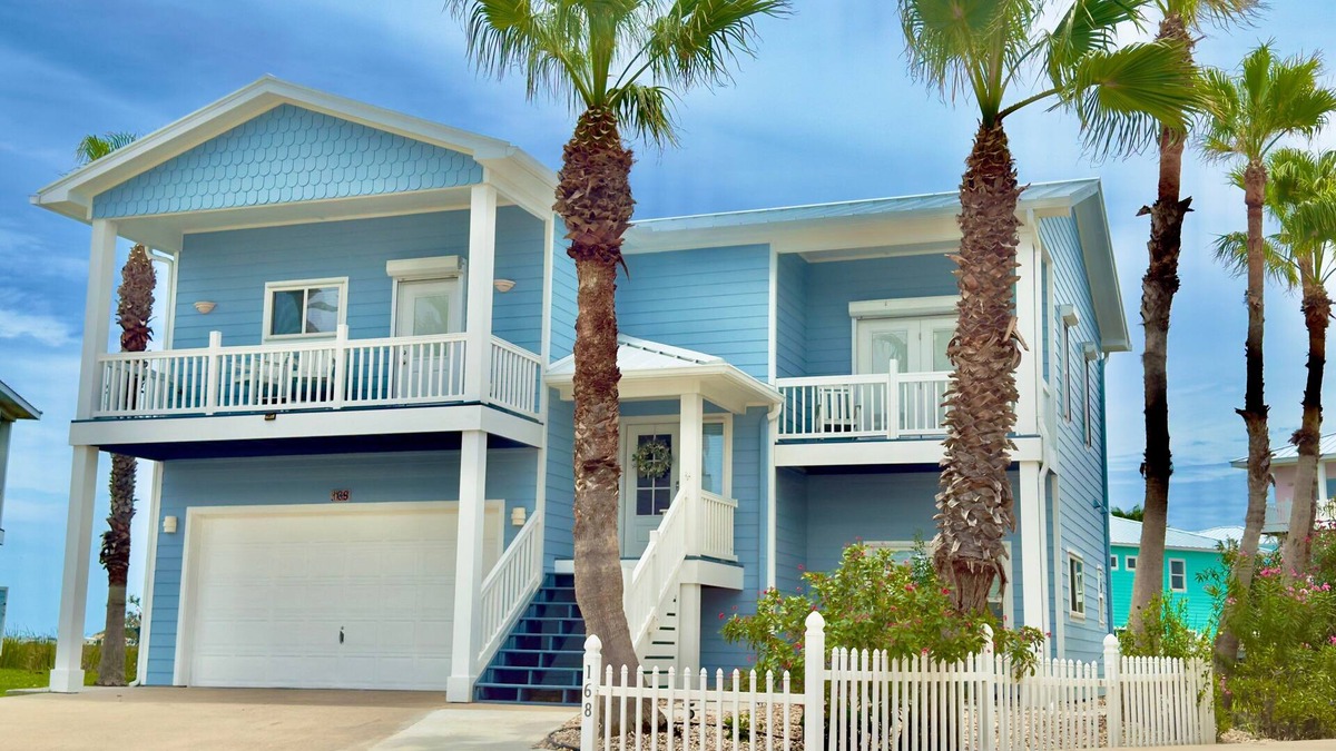 Port Aransas House | Shared Pool, Shared Hot tub, Pet Friendly, Boardwalk to the Beach