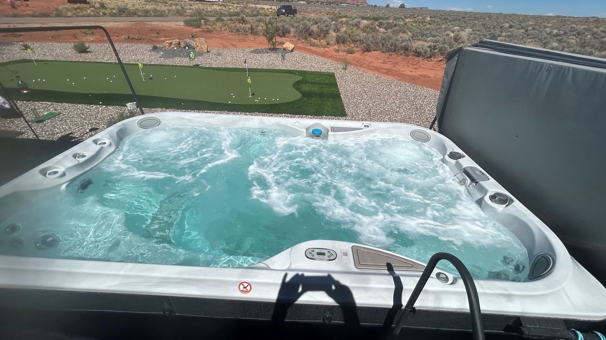 Kanab Bed & Breakfast | Shared space with owners. 2 bedroom and bath, swim spa, golf green,great views.