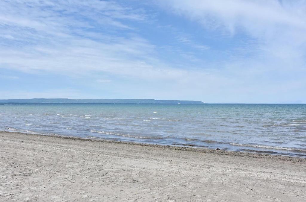 Wasaga Beach Hotel | Sharodon Sands Motel