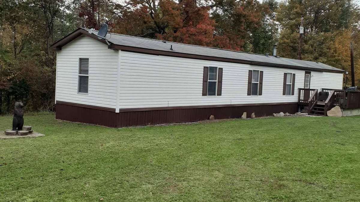 Force House | Sharon's Run Lodge is a cozy 3 bedroom/2 bath in the heart of Elk county.