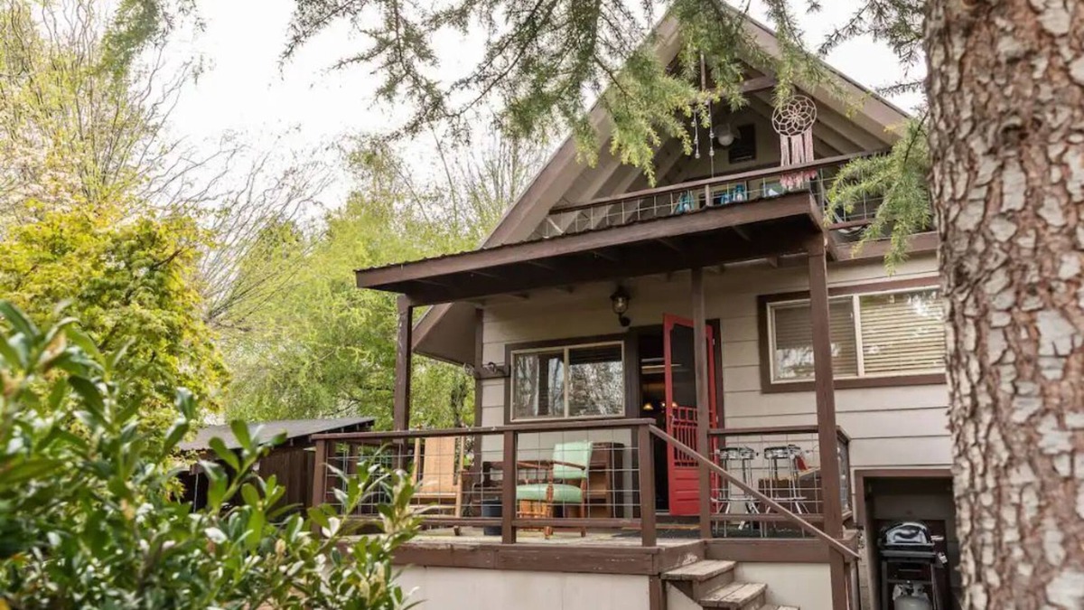 McCloud House | Shasta Basecamp McCloud CA.