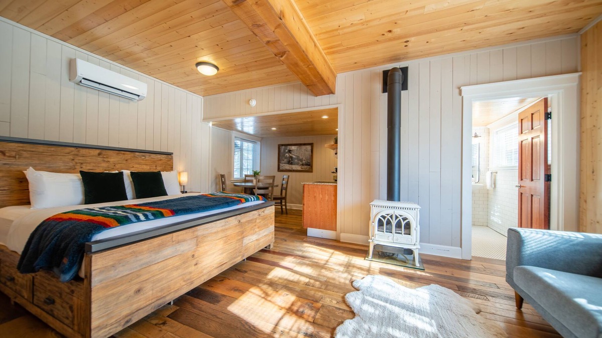 McCloud Cabin | Shasta View Lodge - Cabin 6