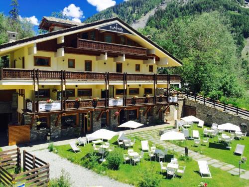 Entreves Hotel | Shatush Hotel