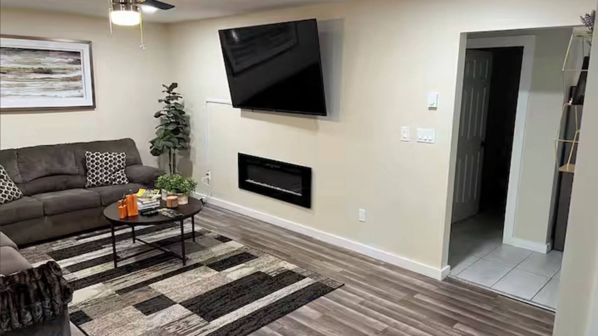 East Stroudsburg House | Shawnee & Delaware Water Gap Escape - sleeps 14, with game room, pets welcome!