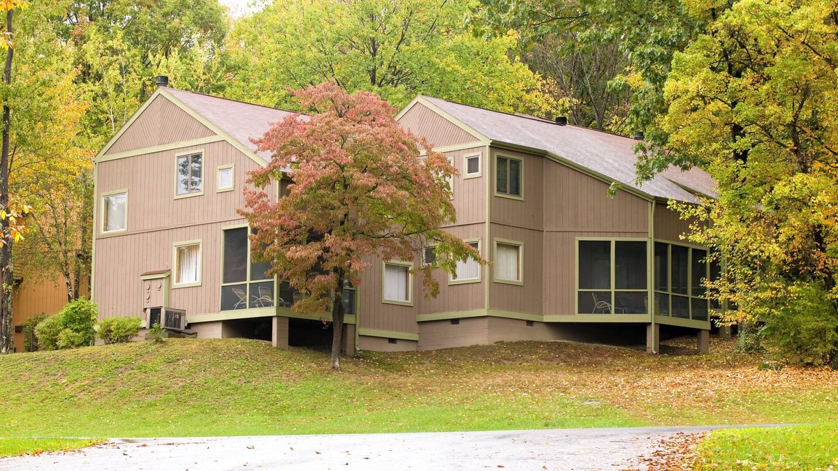 East Stroudsburg Resort | Shawnee on Delaware, PA: 2BR Resort Pool, Hike, Bike, Ski, Fish Near Attractions
