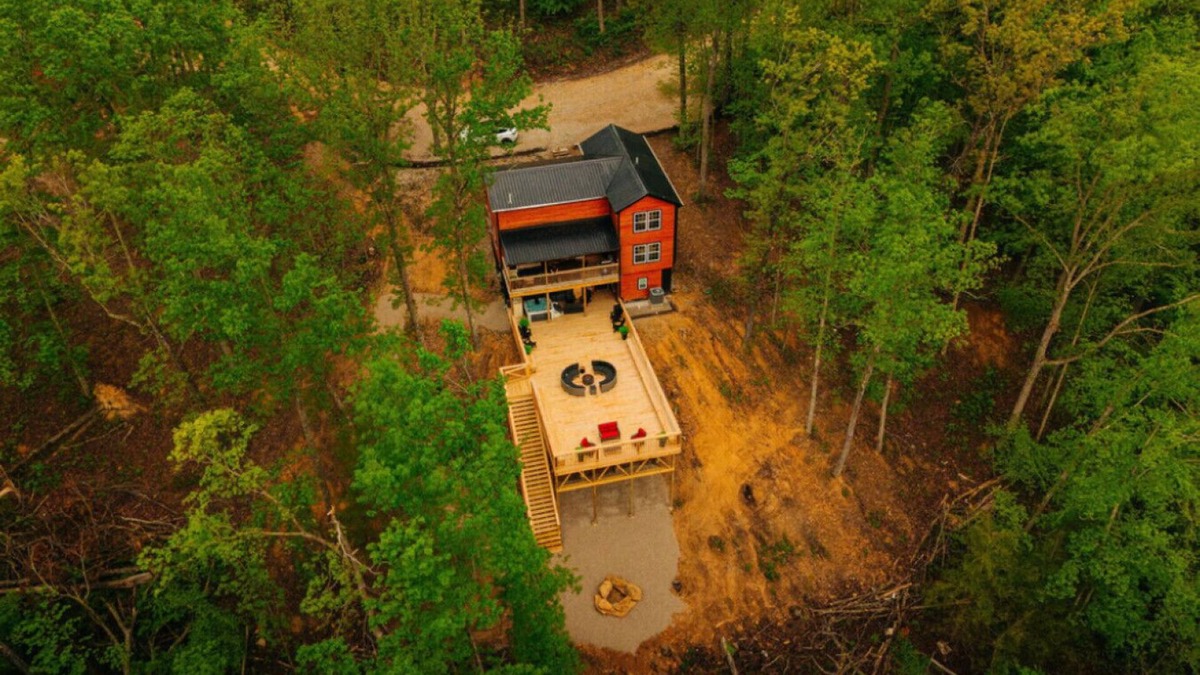Frenchburg Cabin | Shawnee Retreat | Game Room, Hot Tub, Cave & Views