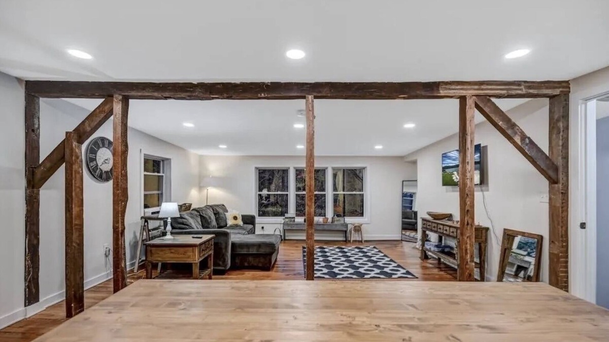 East Stroudsburg Apartment | Shawnee Village 3 Bedroom Cozy getaway in the Pocono Mts.