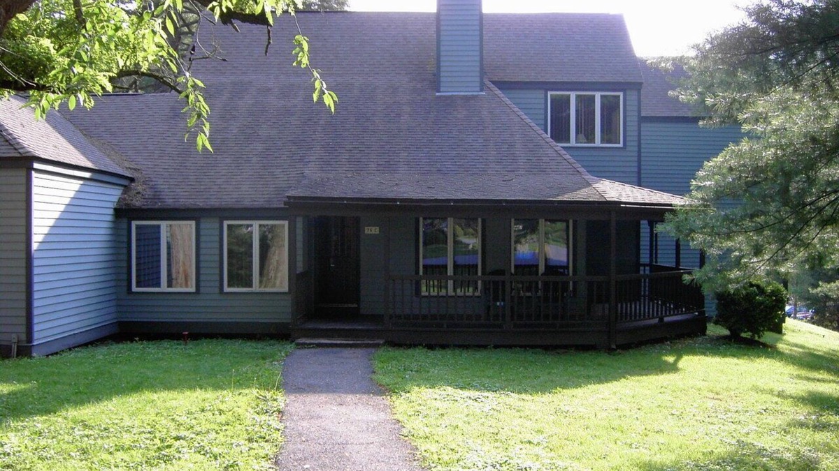Shawnee On Delaware Resort | Shawnee Village Pocono Mountains on Delaware River Hiking Biking Golf Pool Spa