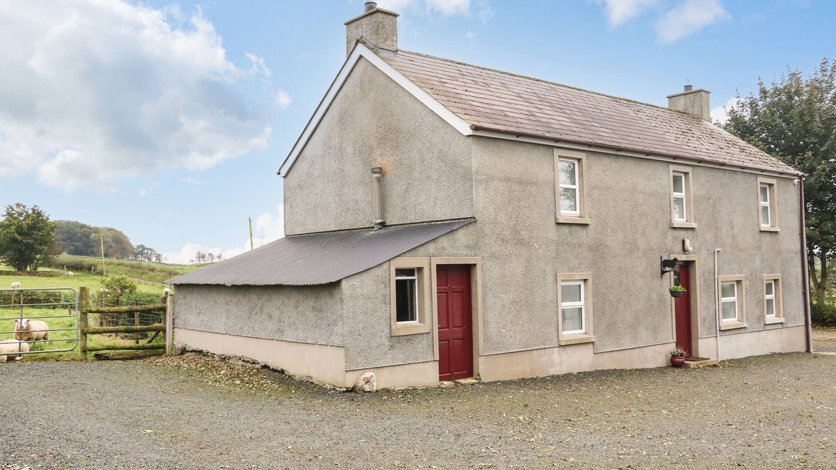 Kells Cottage | SHAWS HILL FARMHOUSE, family friendly in Kells, County Antrim
