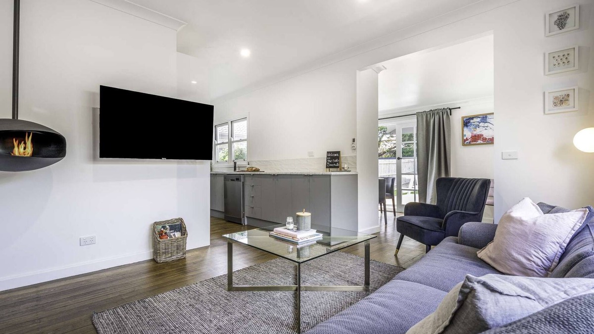 Rosebud House | She Sells Seashells - 2 Bedroom pet friendly cosy beach house - 4pm check out on Sundays*