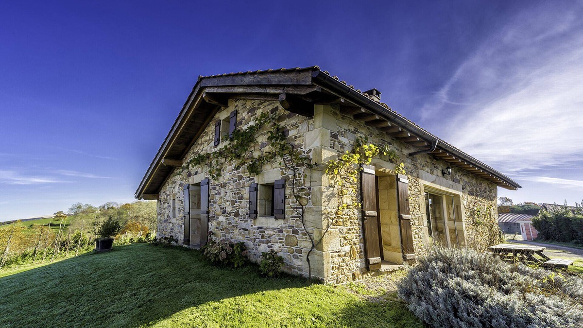 Sare Ski Chalet | Sheepfold in the village of Sare