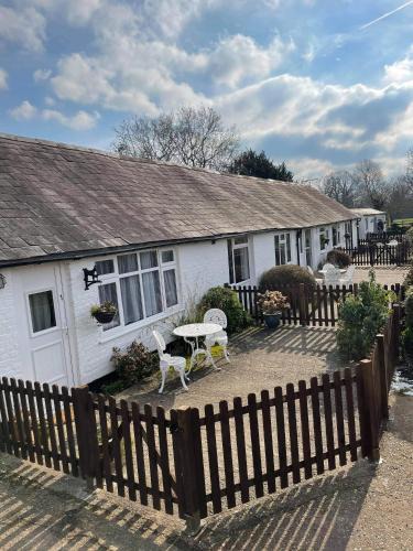 Maidenhead House | Sheephouse Manor