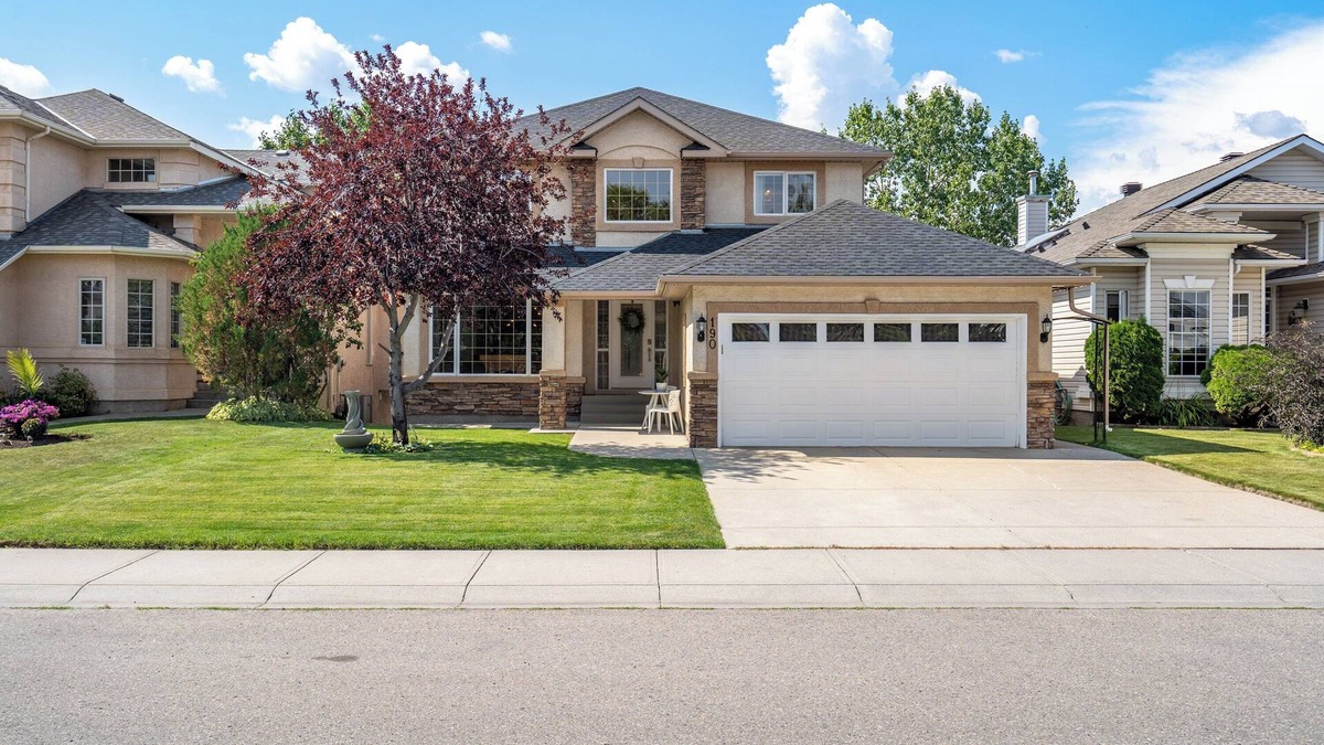 Southeast Calgary House | SHEER PERFECTION ~ 4BD, 2.5BA, K9 Friendly, on Eagle Quest Golf Course
