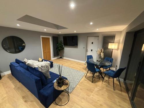 Ridgeway Apartment | Sheffield-Apartment-Sleeps4-Parking-HotTub