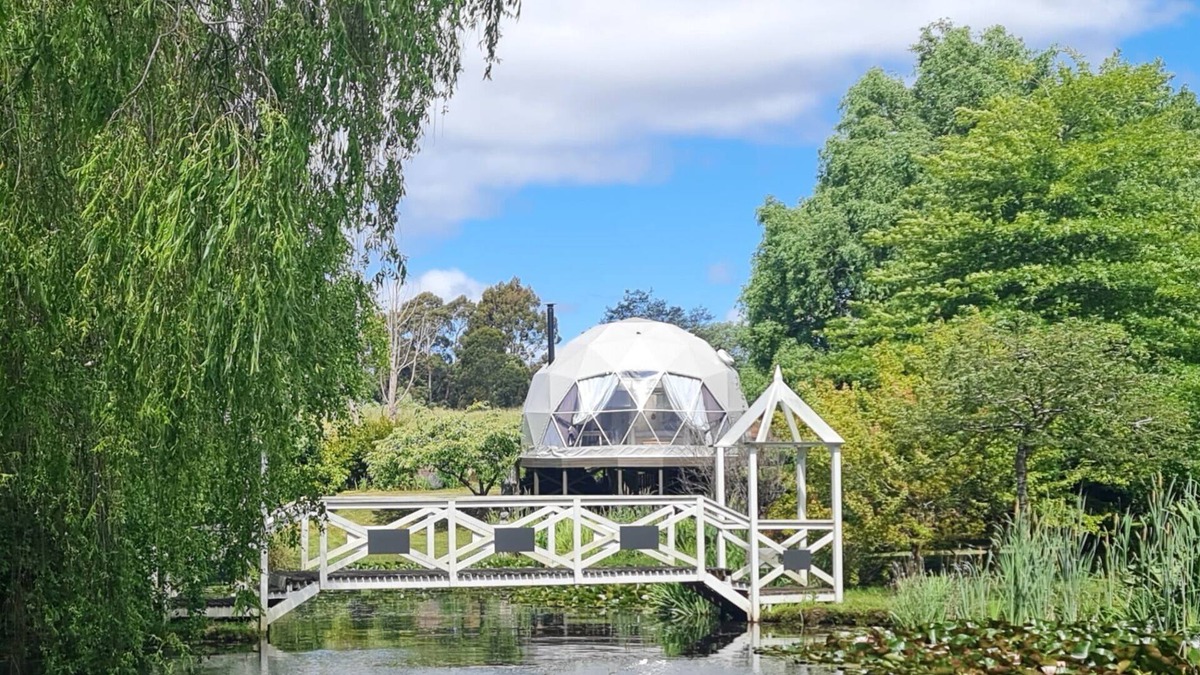 Sheffield Apartment | Sheffield Dome set in an Enchanting Garden