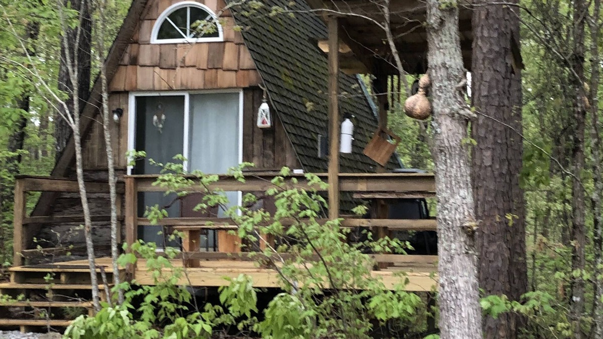 Muscadine Cabin | SHEKHINA nA tiny house in the woods. n40 acres. Total privacy. Weekend retreat.