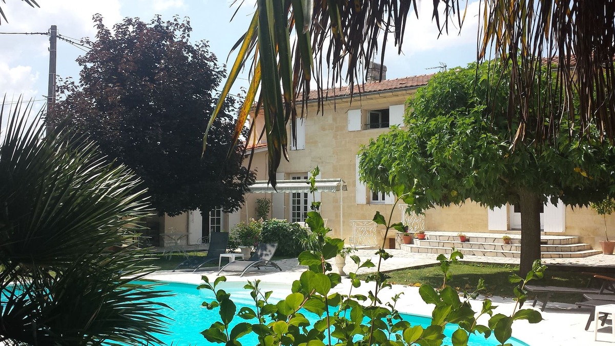 Saint-Sulpice-de-Faleyrens Apartment | Shelters of Saint-Emilion/The Suite