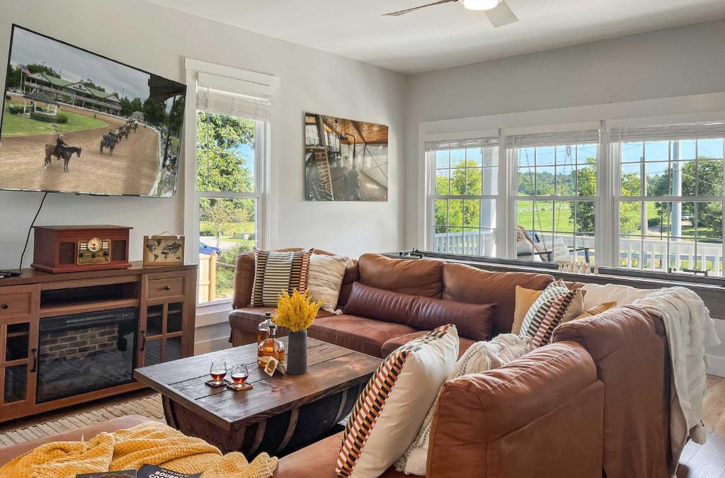 Shelbyville House | Shelbyville Farmhouse with Hot Tub, Fire Pit and Grill