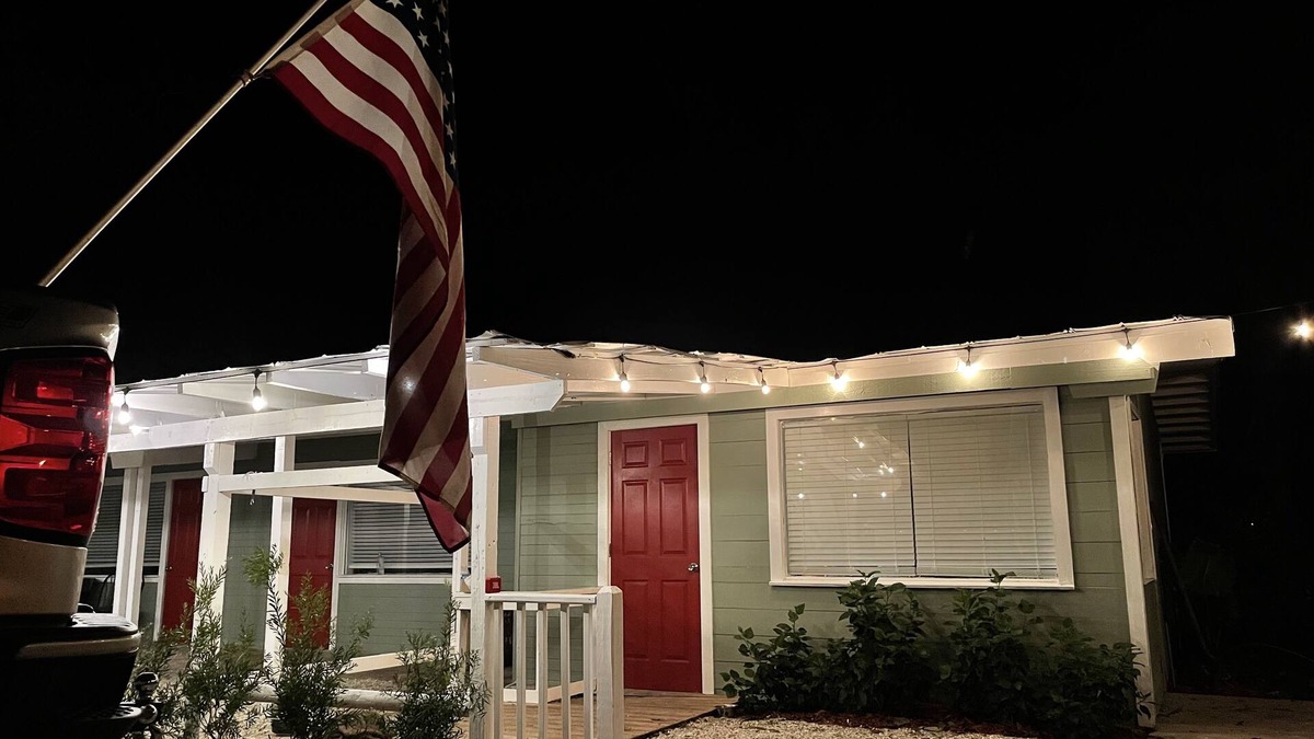 Satsuma RV Rental | Shell Harbour Resort Cabin #6