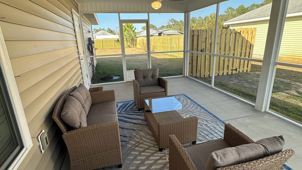 Port St. Joe House | "Shell Haven" cottage - Large Covered Boat Parking - Screened Porch