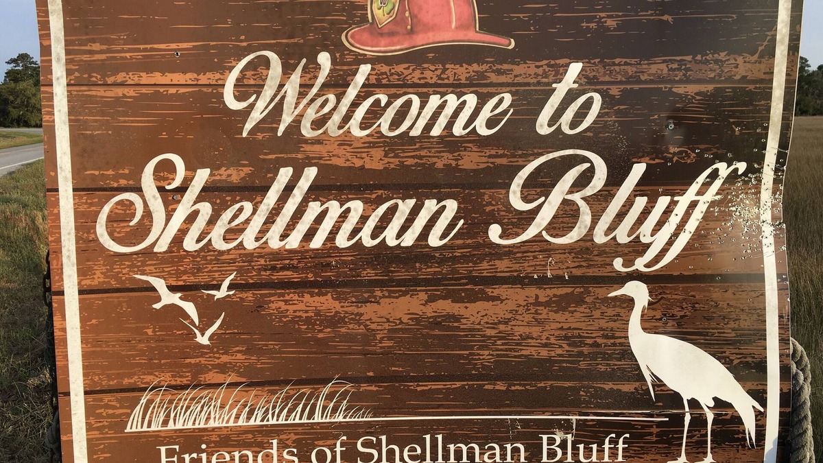 Shellman Bluff House | Shellman Bluff Village Home: Ideal location,3 bedrm,2 bath,lg porch,boat shed