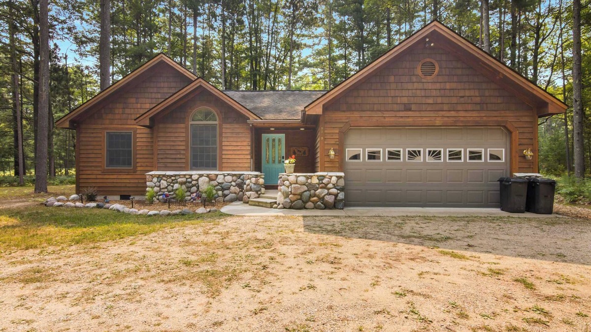 Rapid City House | Shellway Cottage | Walk to Torch Lake