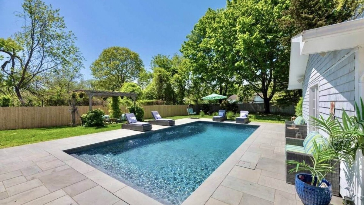 Suffolk County House | Shelter Island Retreat With Pool .Close To Beach & Pet Friendly