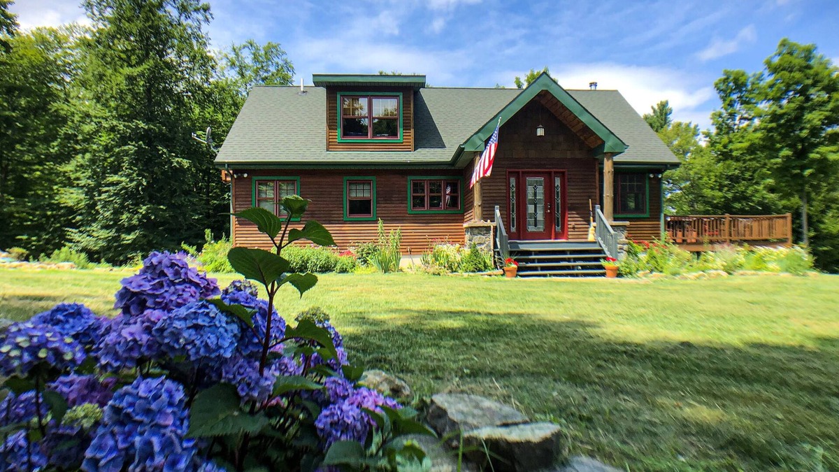 Fort Ann Cabin | Shelving Rock Lodge on 54 acres in Adirondack Park