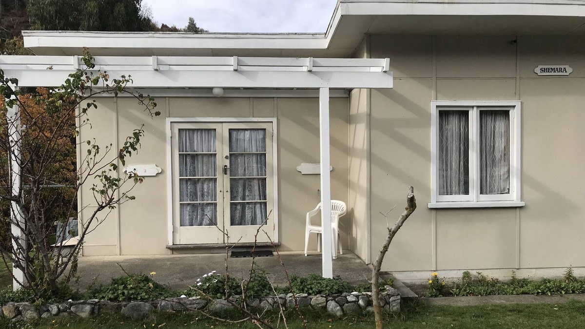 Queenstown City Centre Cottage | Shemara Quaint Cottage - 5 mins walk to town