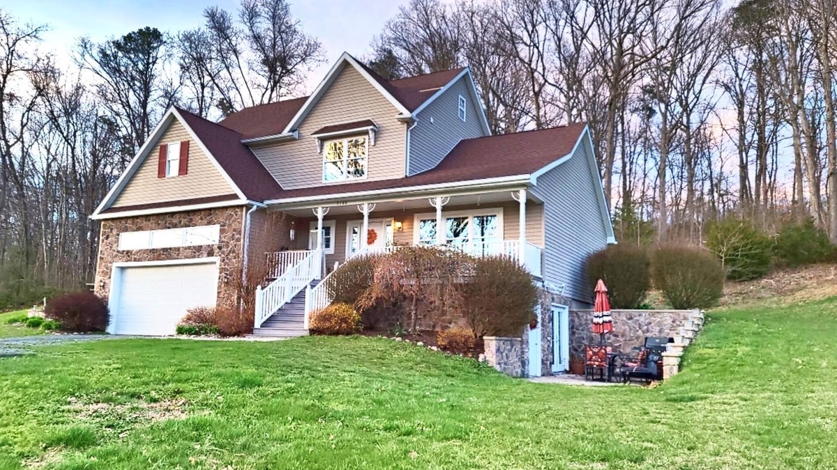 Edinburg House | Shenandoah Valley - Oak Hill - Hot Tub - 2 Miles to I-81