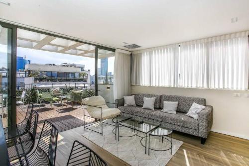 Tel Aviv City Center Apartment | Shenkin Street 2BR Rooftop Penthouse