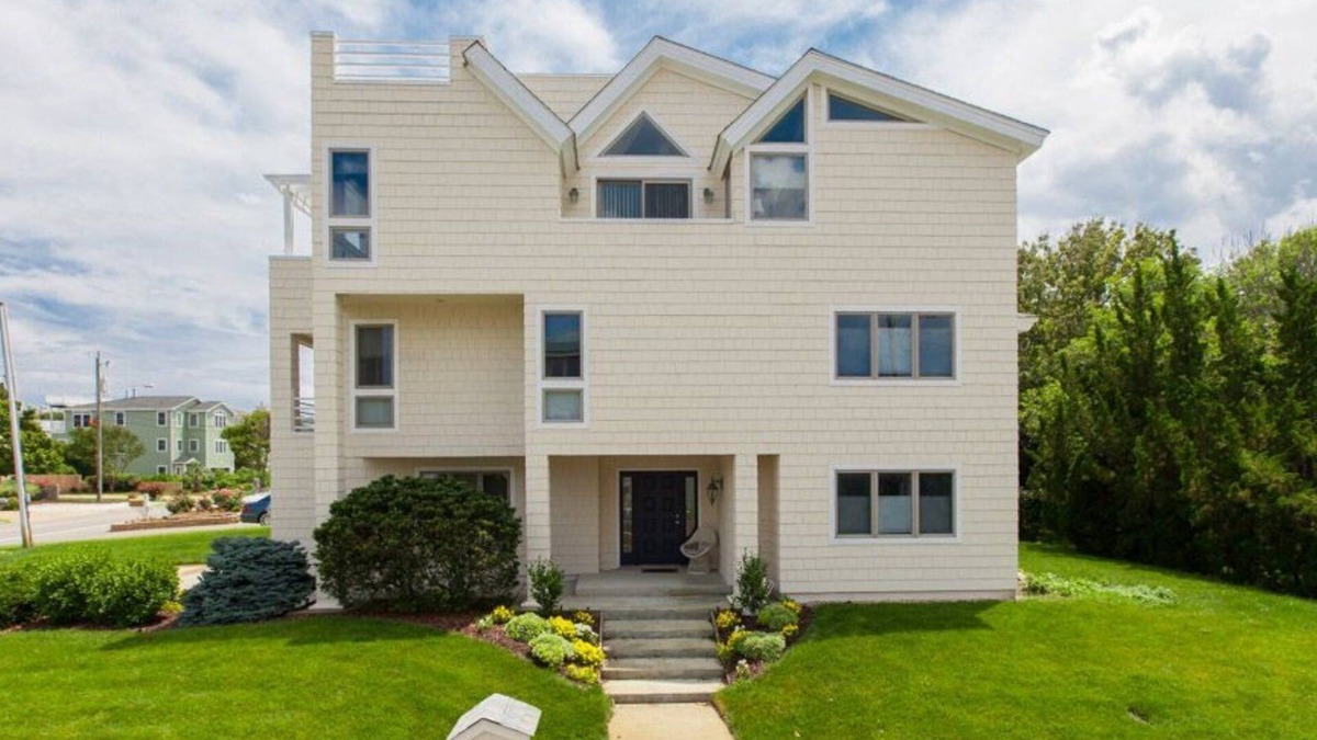 Croatan Beach House | Shep's blocks in Virginia Beach