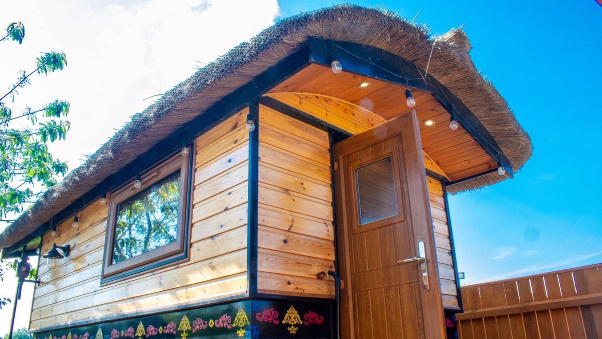Trowse Newton Apartment | Shepard's Hut with Countryside view