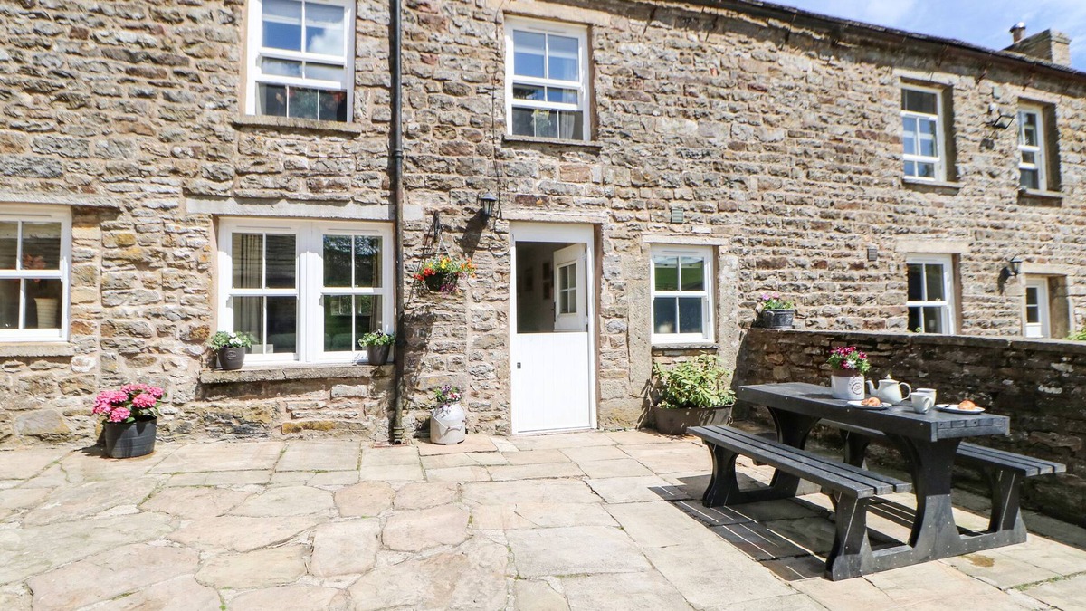 Arkengarthdale Cottage | SHEPHERD'S LODGE, family friendly, character holiday cottage in Reeth