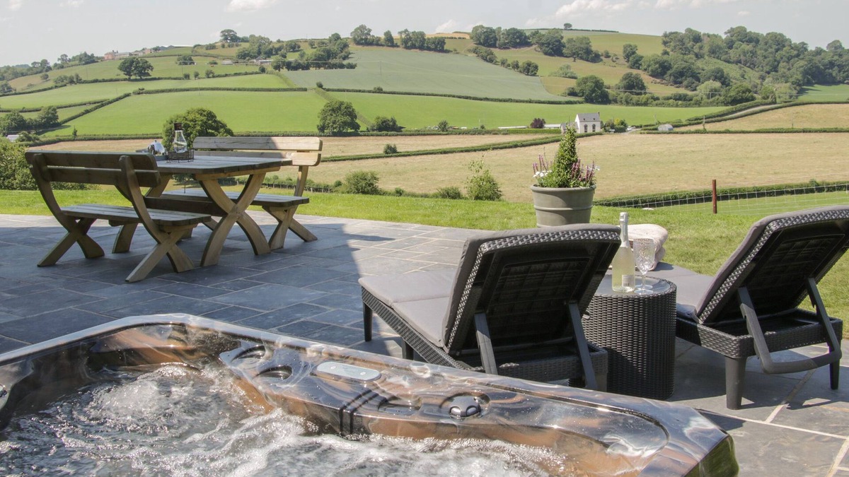 Montgomery Cottage | SHEPHERD'S REST, pet friendly, luxury holiday cottage in Montgomery