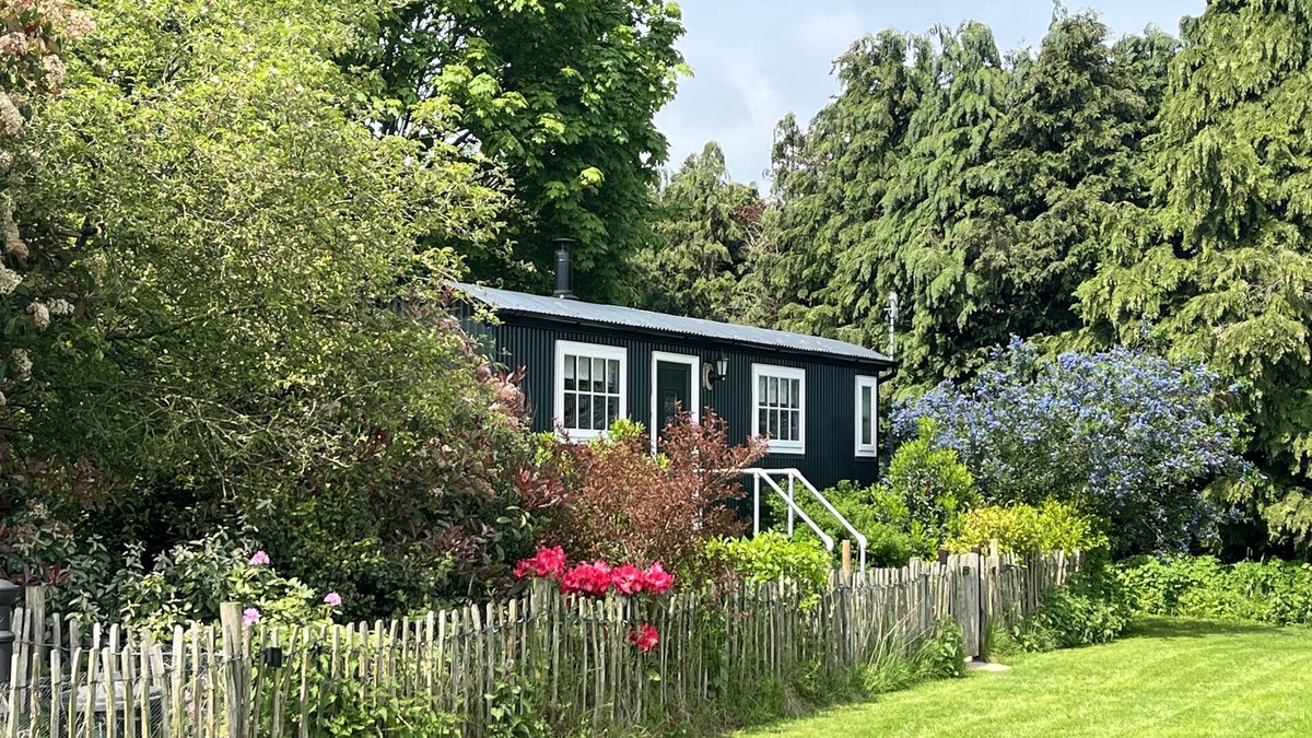South Gorley Cottage | SHEPHERD'S RETREAT
