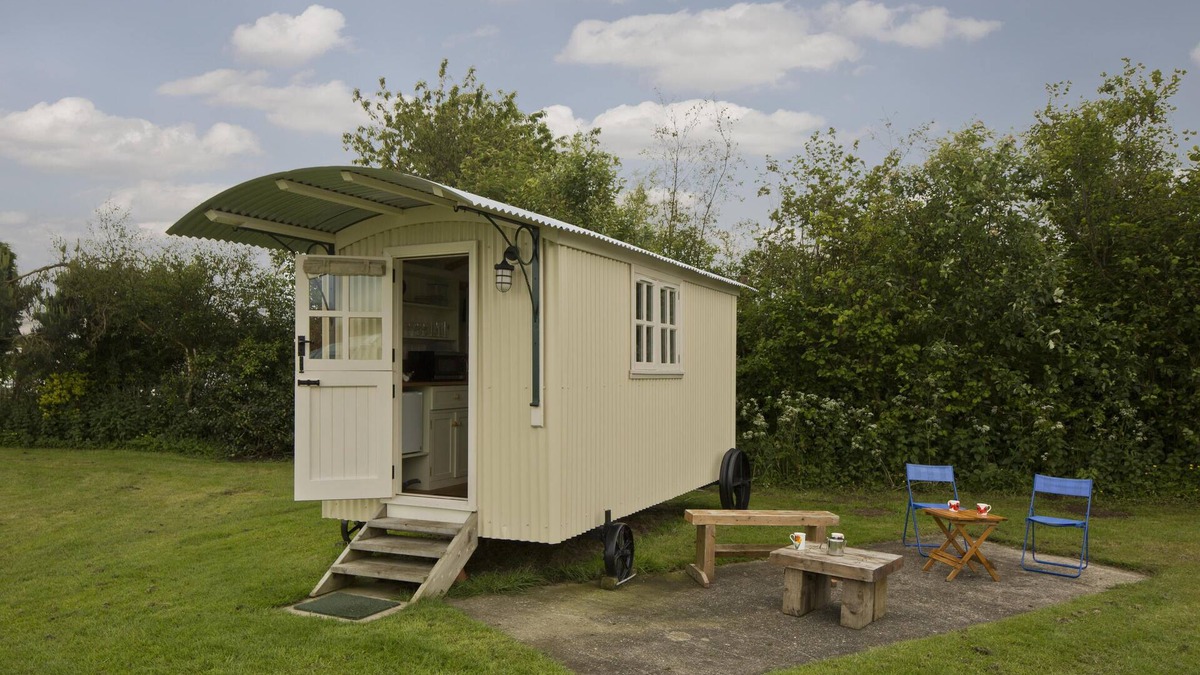 Skipsea Cabin | Shepherds Hut for two located on the east yorkshire coast