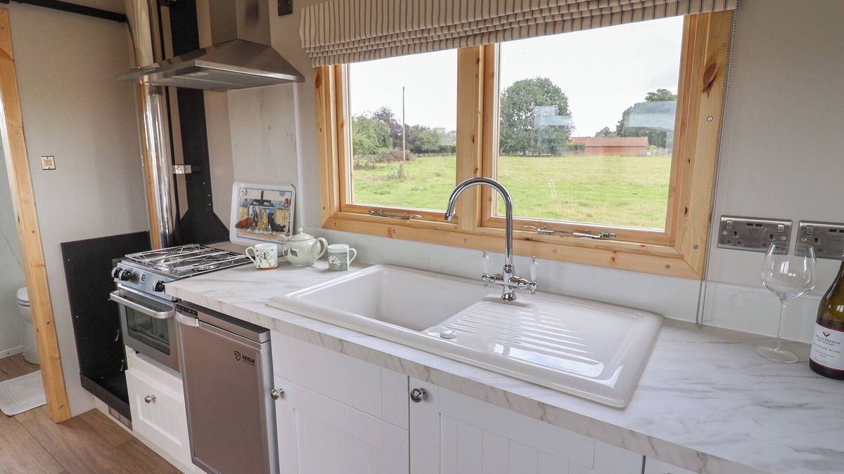 Adlingfleet Cottage | Shepherds Hut