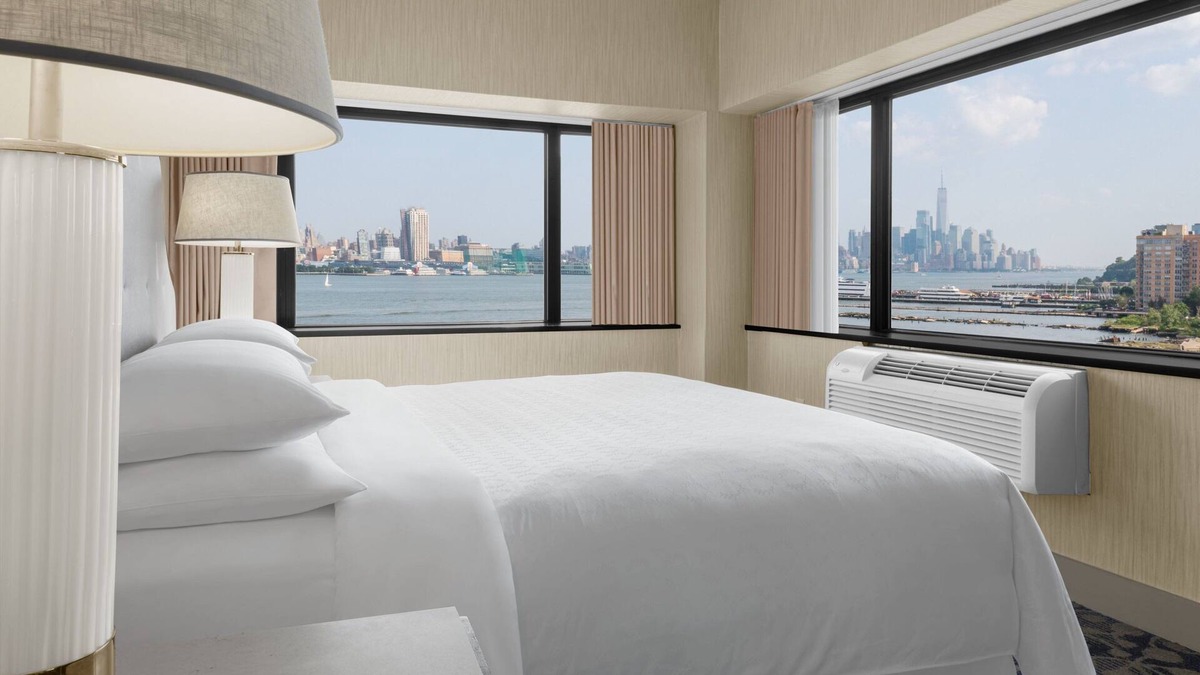 Weehawken Hotel | Sheraton Lincoln Harbor Hotel