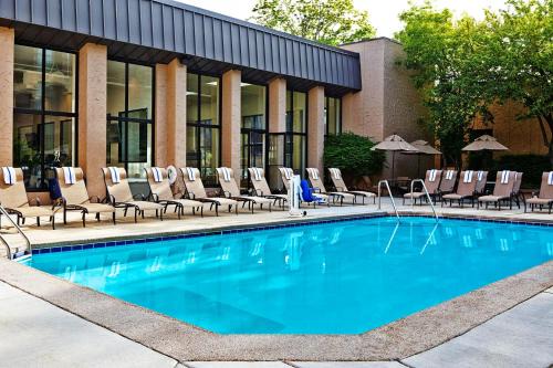 Brookfield Hotel | Sheraton Milwaukee Brookfield