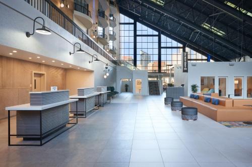 South Shore Hotel | Sheraton Pittsburgh Hotel at Station Square
