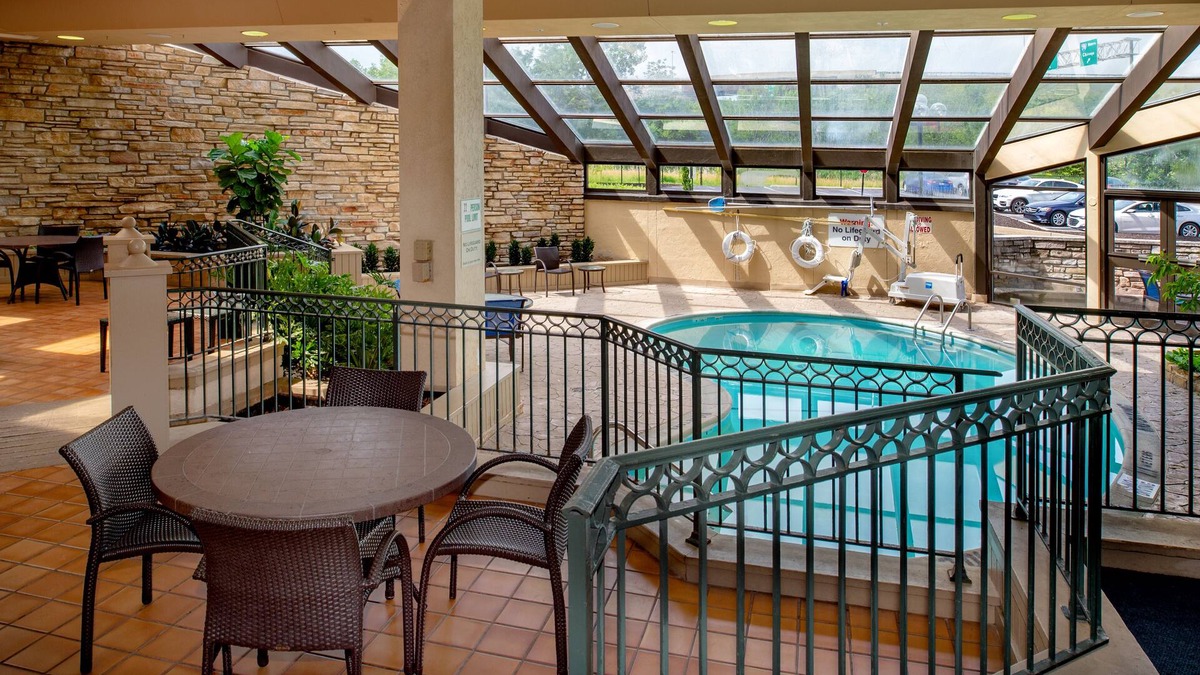 Maryland Heights Hotel | Sheraton Westport Plaza Hotel St. Louis
