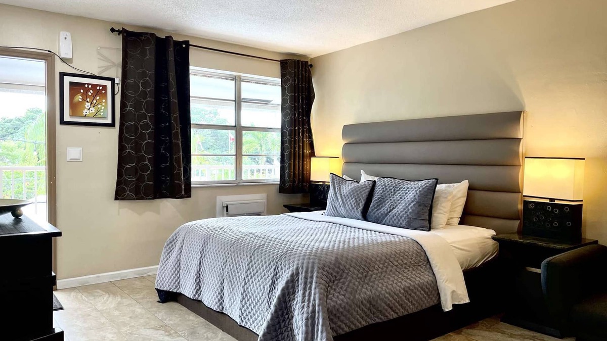 Dania Beach Apartment | Sheridan Suites Studio Suite