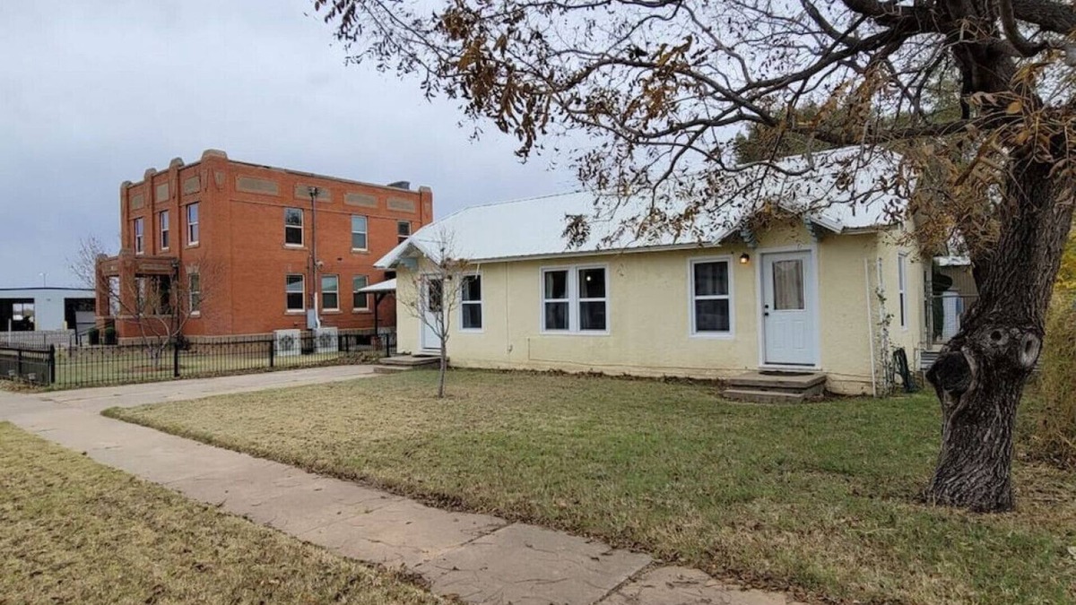 Memphis House | Sheriff's House next to Jailhouse