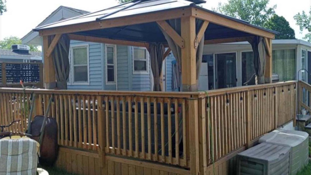 Ontario House | Sherkston Shores Rental, 30 second walk to the beach. Partial Lake views on deck