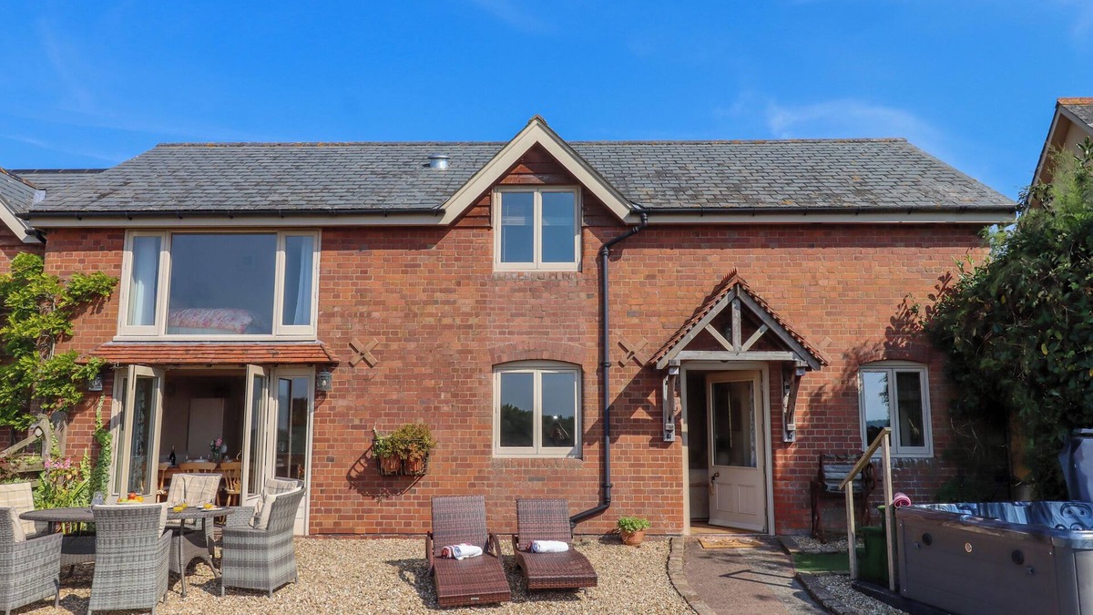 Westcott Cottage | SHERWAY COACH HOUSE, family friendly, with hot tub in Bradninch