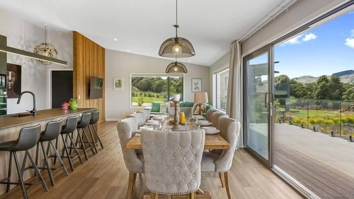Kinloch House | Sherwood Lakeview Retreat
