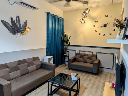 Taman Kota Masai House | Shines GuestHouse 3Br with Outdoor Chilling