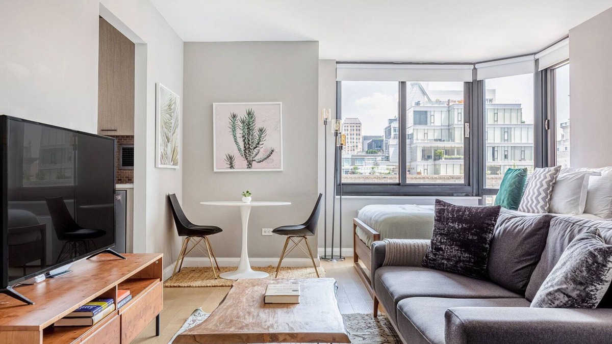 Tribeca Apartment | Shining Tribeca Studio w/Indoor pool + Gym by Blueground