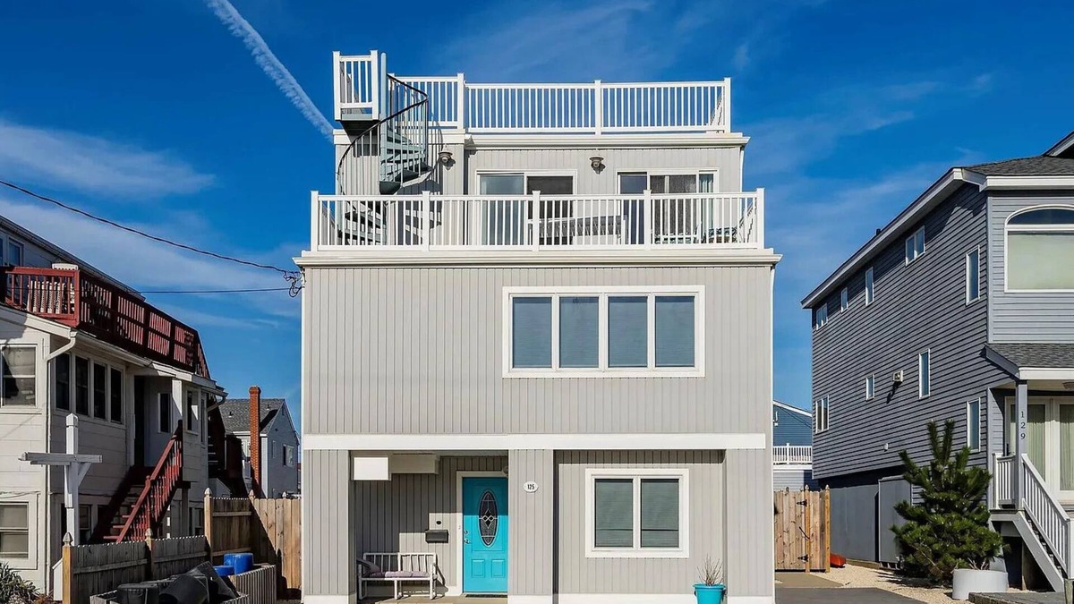 Ship Bottom House | Ship Bottom LBI 4 Bedroom Home with pool and ocean views- 1 house from the beach